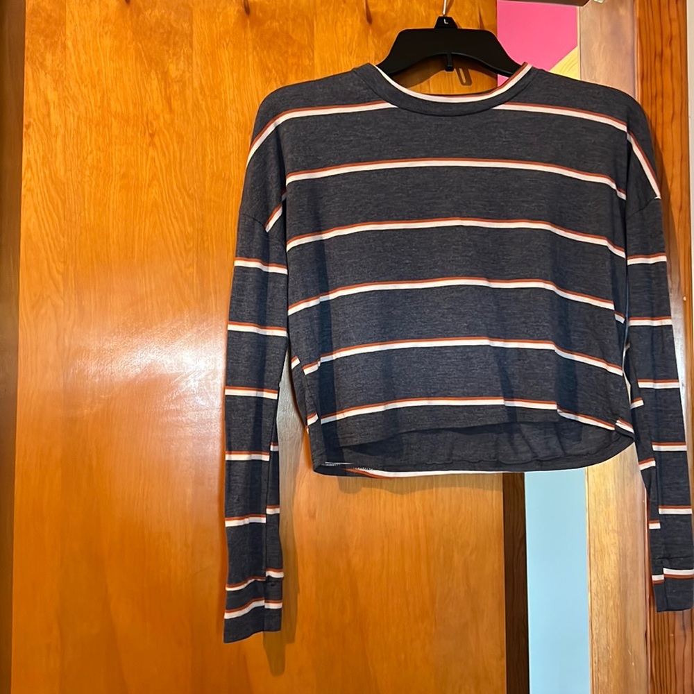 Long sleeve crop top